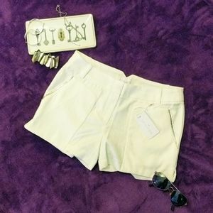 NWT: EXCLUSIVE White Shorts SENSATION 🤍